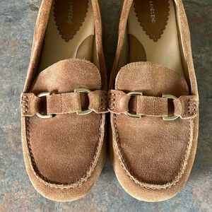 Lands’ End woman’s 11 Suede Driving Moccasin Light Brown Tan Gold Hardware